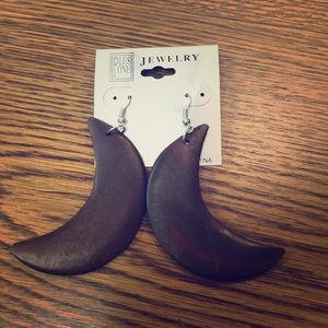 Lightweight moon wood earrings in brown